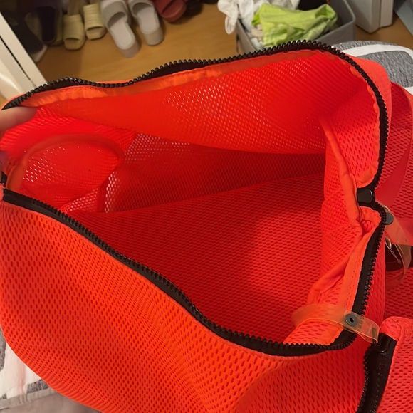 ASOS 4505 Neon Mesh Hodall with detachable inner bag - Picture 3 of 7